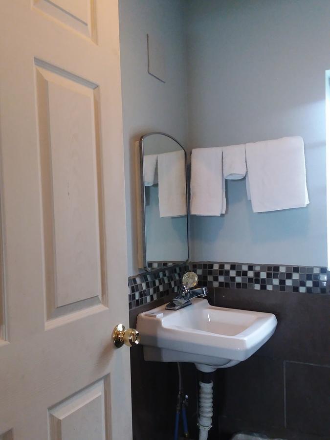 Scenic River Inn Motel Wartburg Екстериор снимка